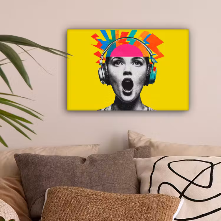 Vrouw - Koptelefoon - Geel canvas 2cm klein -sfeer1