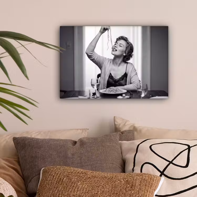 Vrouw - Spaghetti - Zwart - Wit canvas 2cm klein -sfeer1