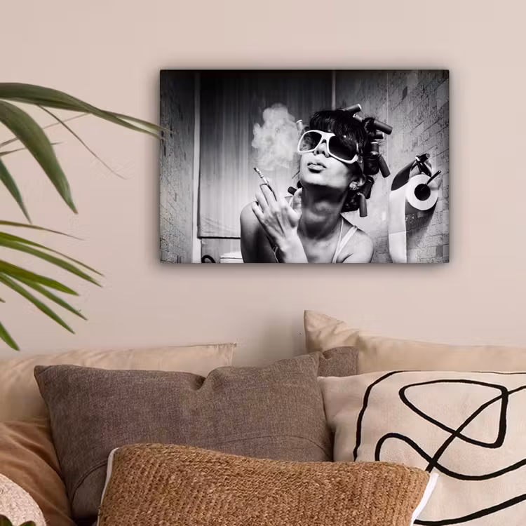 Vrouw - Vintage - Krulspelden - Toilet - Sigaret canvas 2cm klein -sfeer1