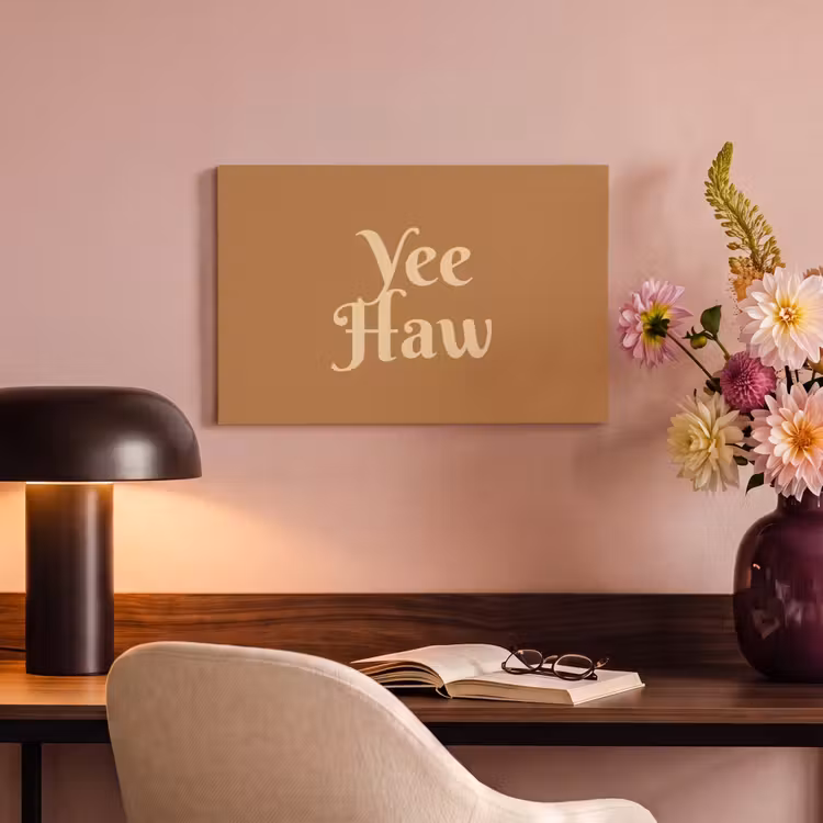 Yee haw - Bruin - Minimalistisch canvas 2cm klein -sfeer4