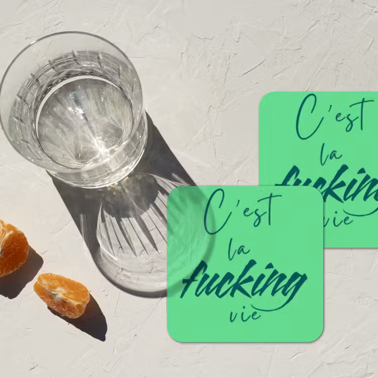 c'est la fucking vie - Groen - Penseelstijl onderzetter kurk middel -sfeer4