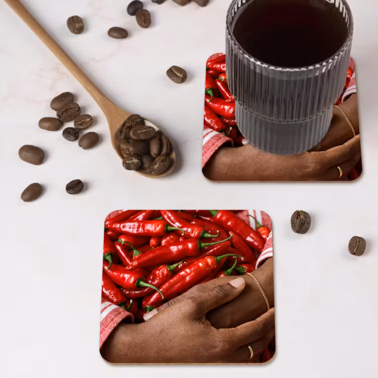 Coaster - Chili Peppers - Red - Hands - Chilipepers - Rood - Handen onderzetter kurk middel