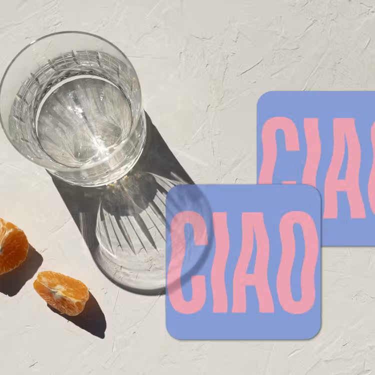 Ciao - Roze - Blauw - Golvend onderzetter kurk middel -sfeer4