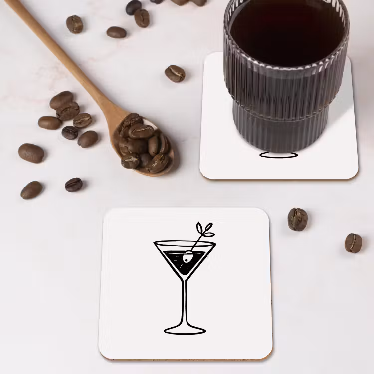 Cocktail - Glas - Olijf - Minimalistisch onderzetter kurk middel -sfeer2