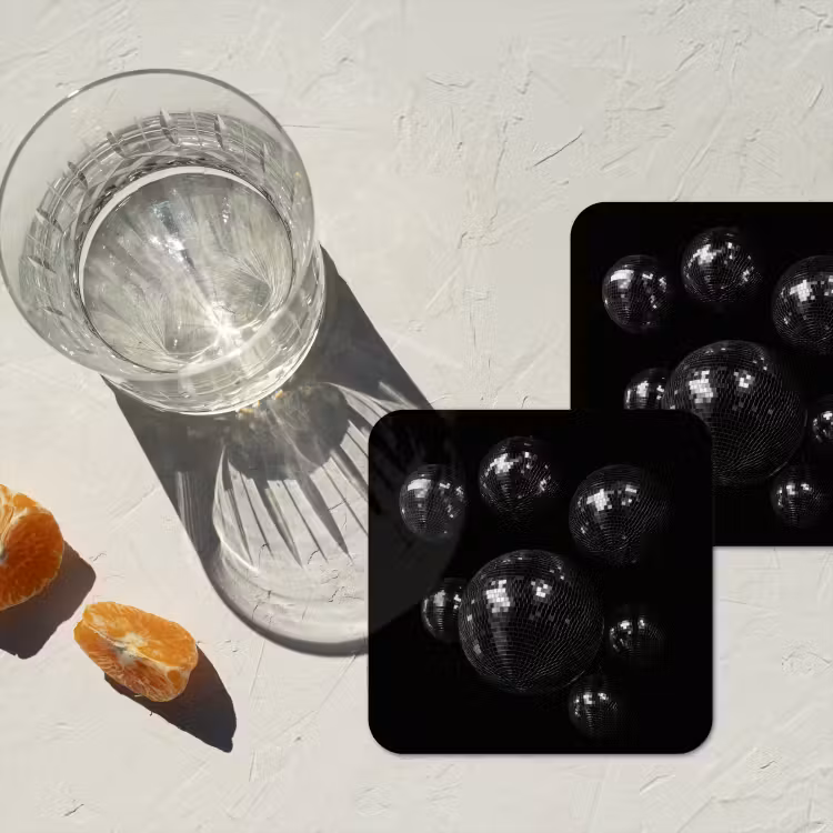 Discoballen - Minimalistisch - Zwart onderzetter kurk middel -sfeer4