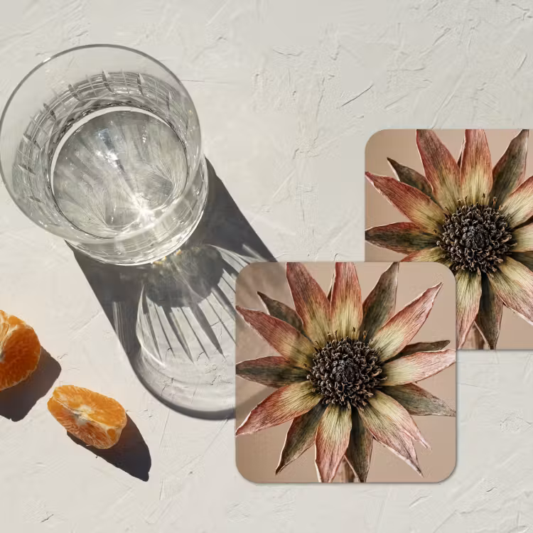 Droogbloem - Protea - Vintage - Beige - Rustiek onderzetter kurk middel -sfeer4