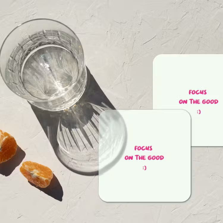 Focus - Beige - Roze - Smiley onderzetter kurk middel -sfeer4