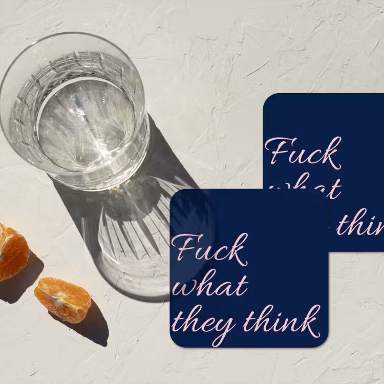Fuck what they think - Blauw - Cursief onderzetter kurk middel -sfeer4