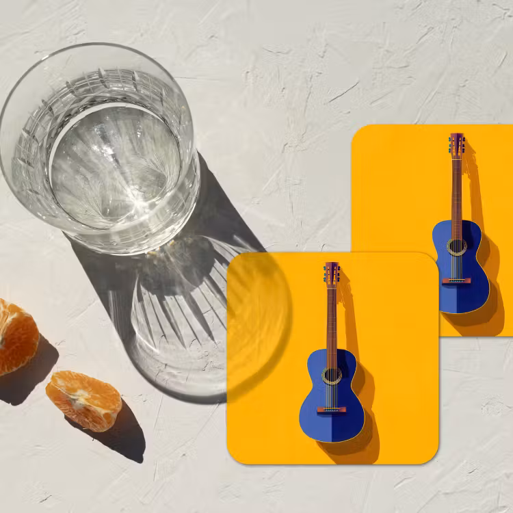 Gitaar - Akoestisch - Minimalistisch - Geel onderzetter kurk middel -sfeer4