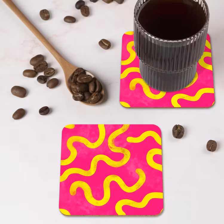 Lijn - Geel - Abstract onderzetter kurk middel -sfeer2