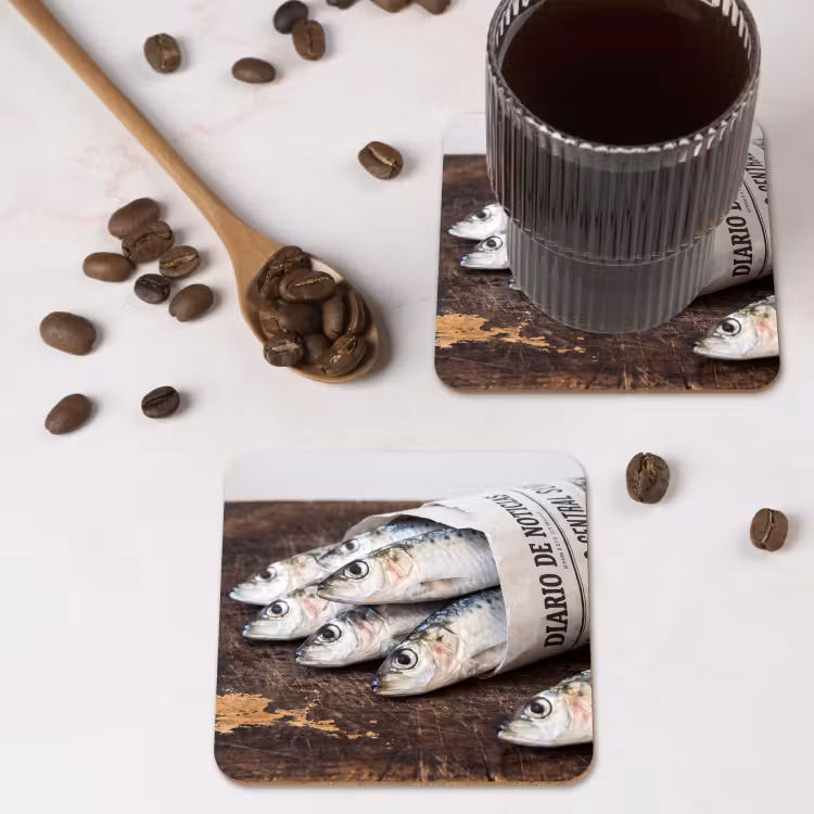 Coaster - Little Sardine - newspaper - cutting board - Sardientje - krant - snijplank onderzetter kurk middel