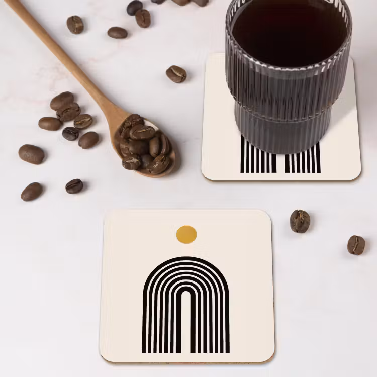 Minimalistisch - Zwarte boog - Gouden cirkel onderzetter kurk middel -sfeer2