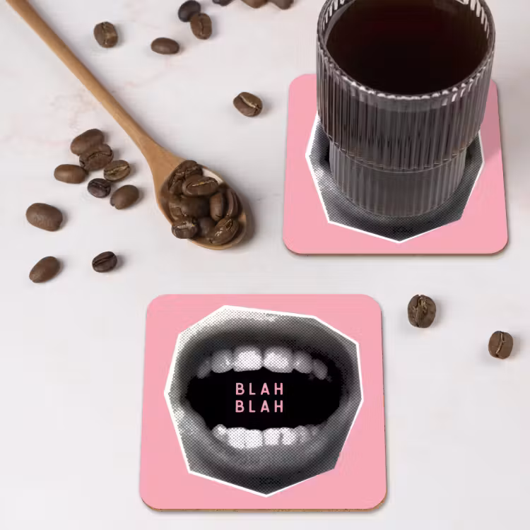 Mond - BLAH BLAH - Roze onderzetter kurk middel -sfeer2