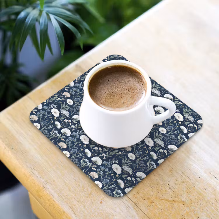 Patroon - Bloemen - Wit - Blauw onderzetter kurk middel 366 -sfeer5