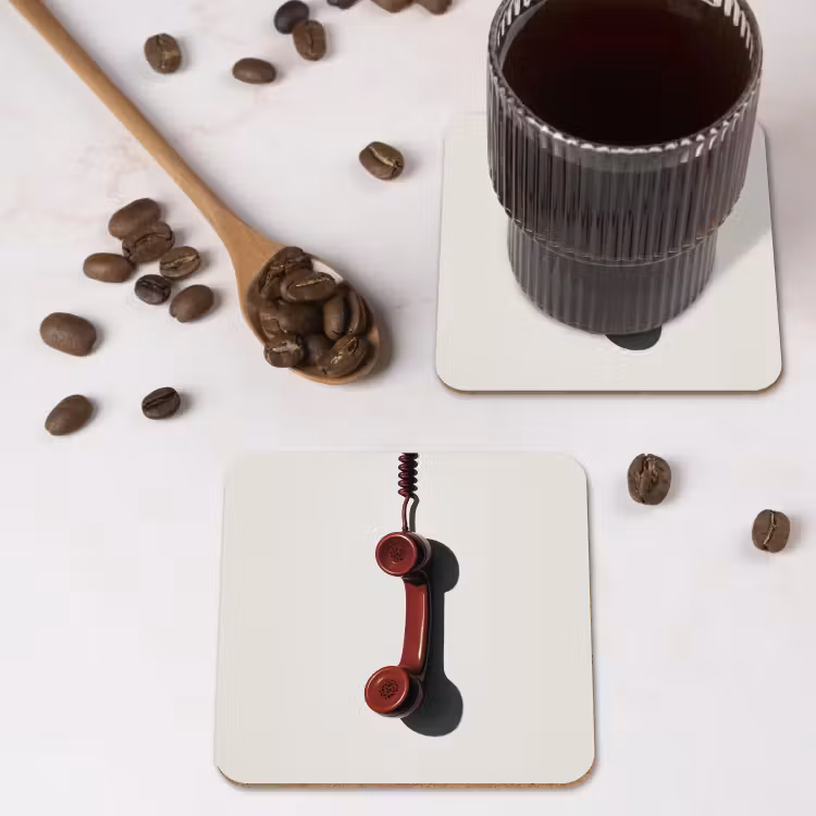 Telefoon - Koord - Rood - Minimalistisch onderzetter kurk middel -sfeer2