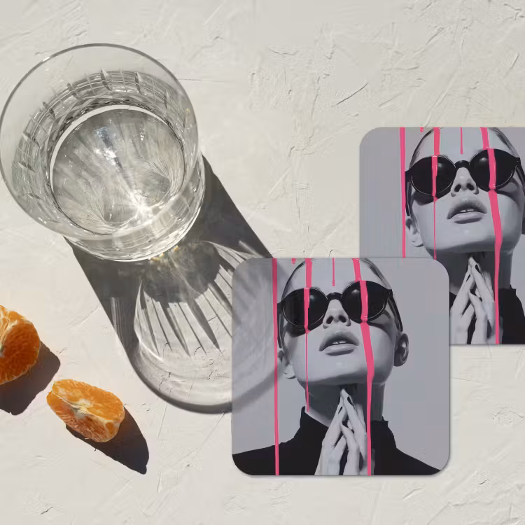 Portret - Vrouw - Zonnebril - Verfdruppels onderzetter kurk middel -sfeer4