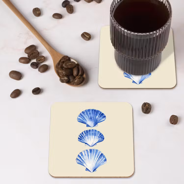 Schelpen - Blauw - Beige onderzetter kurk middel -sfeer2