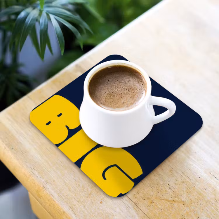 Think big - Blauw - Geel onderzetter kurk middel -sfeer5