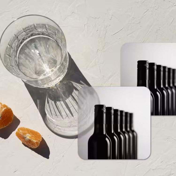 Wijnflessen - Zwart - Minimalistisch onderzetter kurk middel -sfeer4