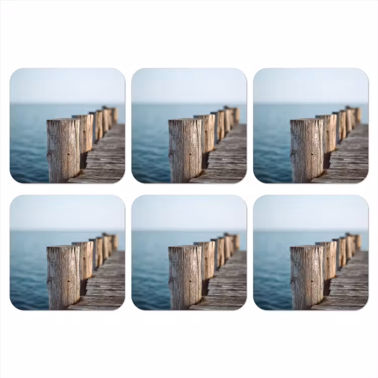 Houten steiger - Helderblauwe lucht onderzetter kurk middel -3d