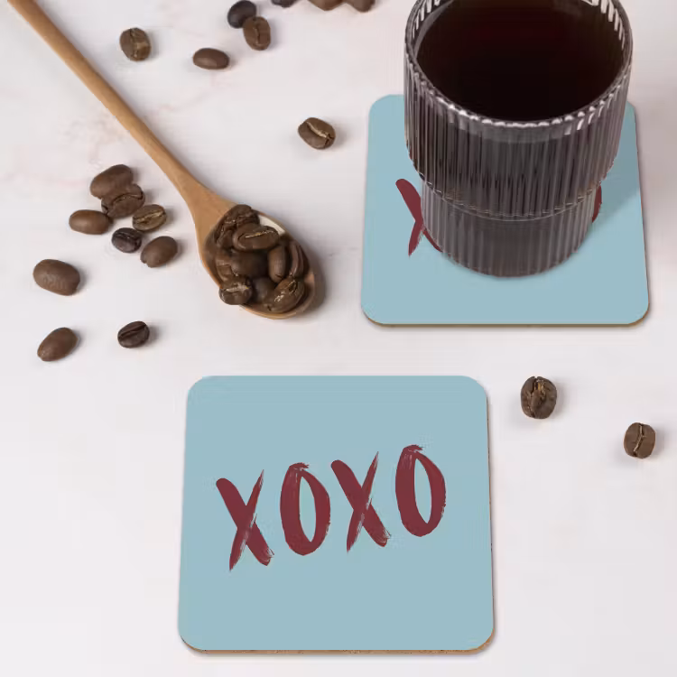 XOXO - Blauw - Rood onderzetter kurk middel -sfeer2