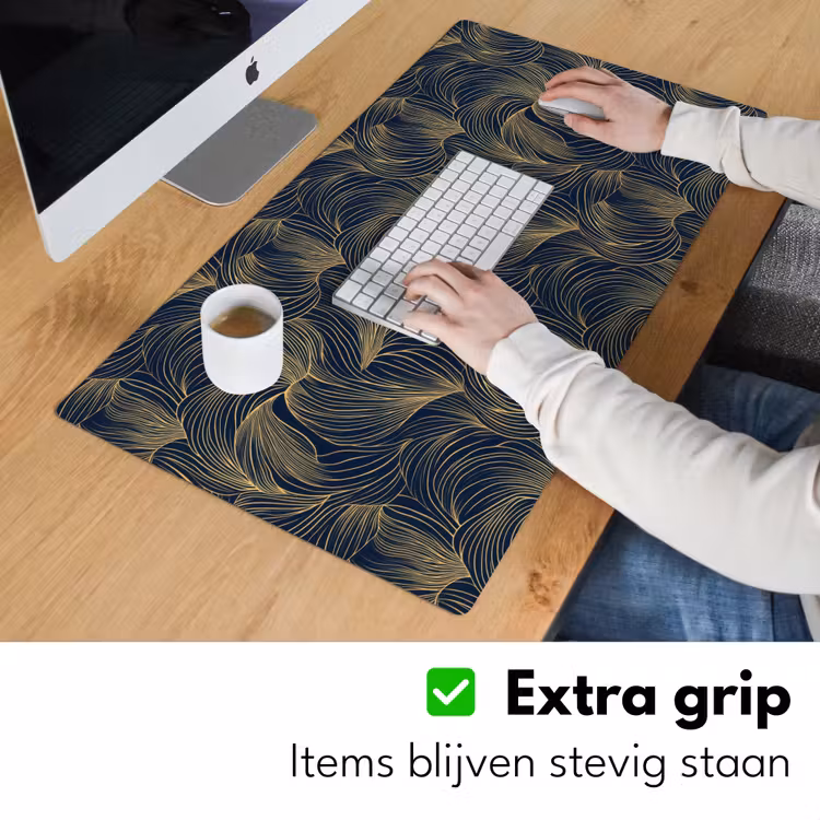 Abstract - Lijnen - Blauw - Goud Muismat XXL klein 681 -sfeer3