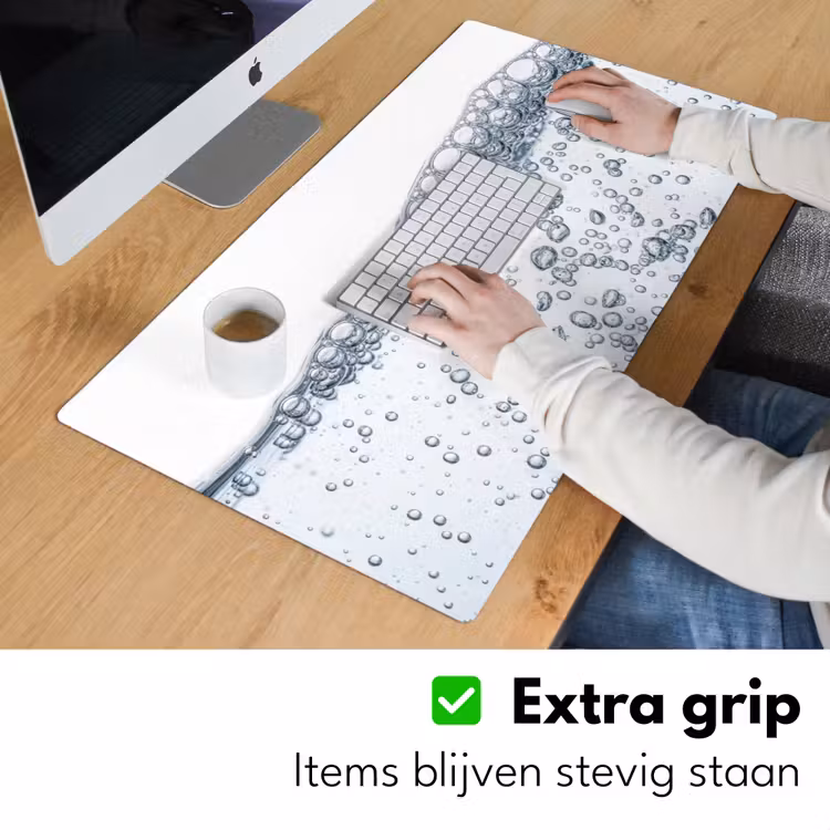 Luchtbellen - Water - Dynamisch Muismat XXL klein -sfeer3