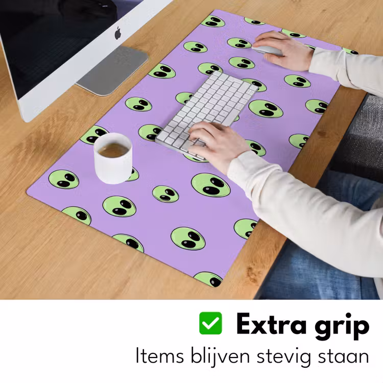 Alien - Retro - Lila Muismat XXL klein 681 -sfeer3