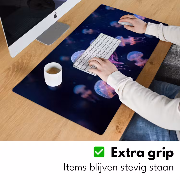 Dier - Onderwater - Natuur - Roze - Mysterieus Muismat XXL klein -sfeer3