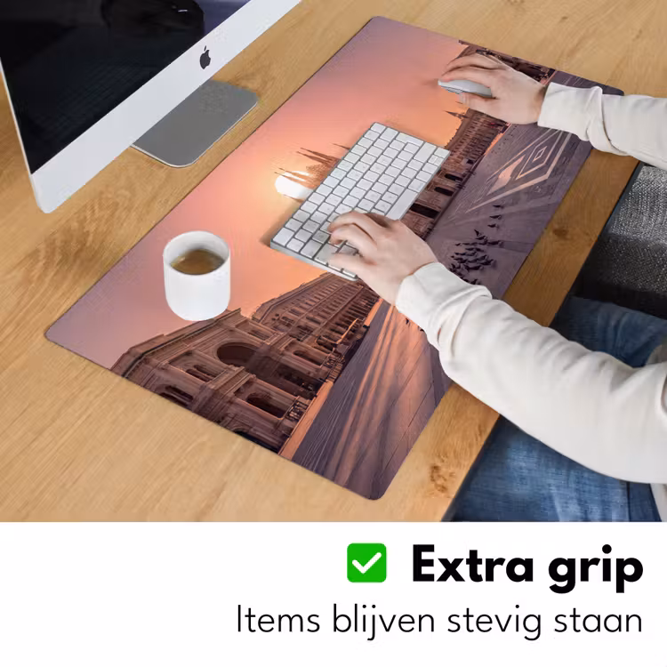 Architectuur - Milaan - Plein - Zonsopgang - Oranje Muismat XXL klein -sfeer3