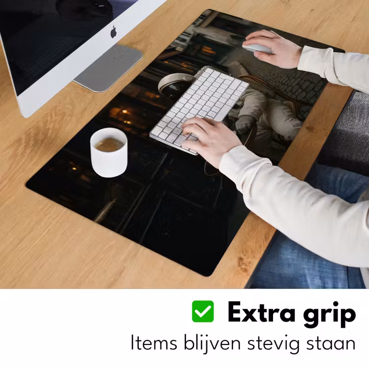 Café - Croissant - Koffie - Astronaut Muismat XXL klein -sfeer3