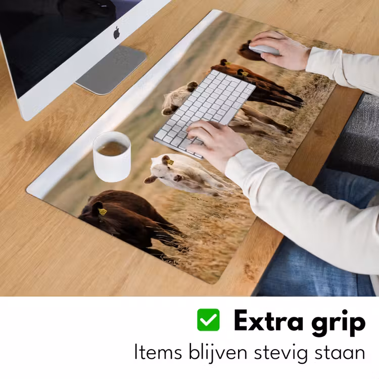 Runderen - Kudde - Landschap - Weide - Rustig Muismat XXL klein -sfeer3