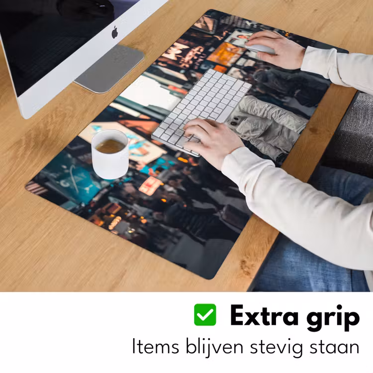Stad - Mensen - Astronaut - Wit Muismat XXL klein -sfeer3