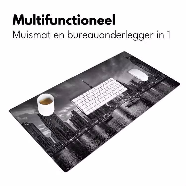 Stad - Skyline - Architectuur - Avond - Zwart-wit Muismat XXL klein -sfeer4
