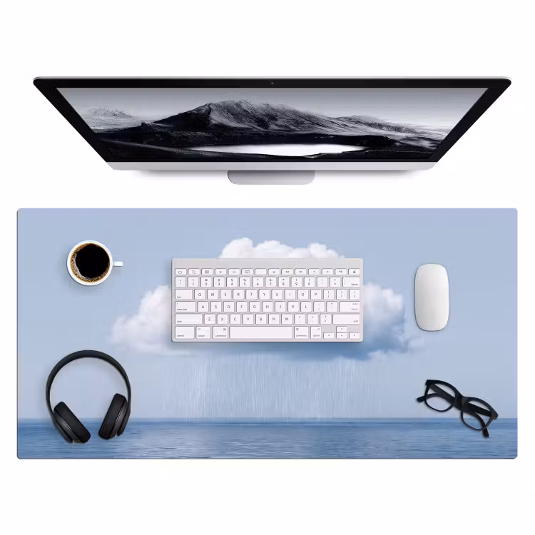 Desk Mat - Cloud - Rain - Nature - Wolk - Regen - Natuur Muismat XXL klein