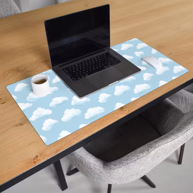 Wolken - Illustratie - Blauw Muismat XXL klein 681 -sfeer1