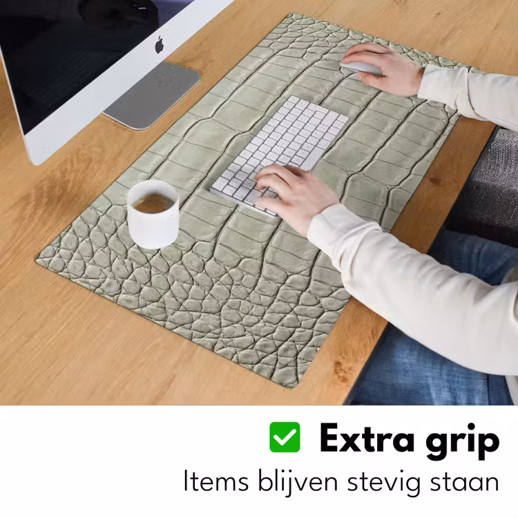 Krokodillenleer - Schubben - Groen Muismat XXL klein -sfeer3