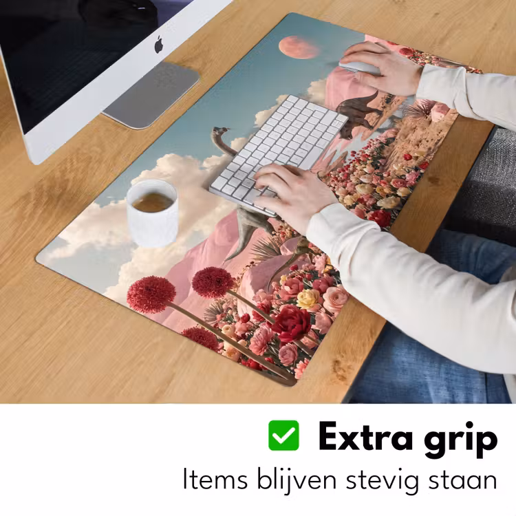 Desk Mat - Dinosaur - Pink - Landscape - Dinosaurus - Roze - Landschap Muismat XXL klein