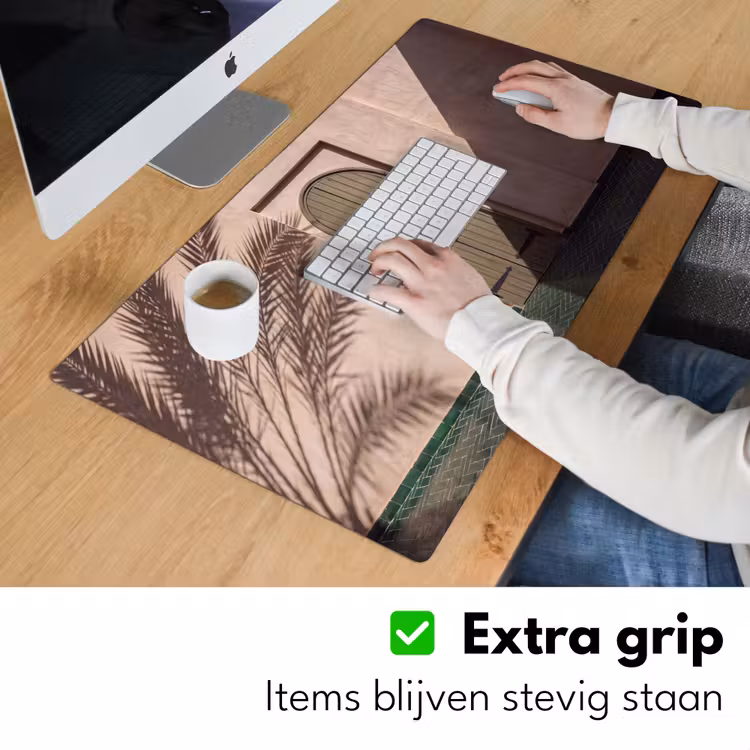 Deur - Hout - Architectuur - Groen - Rustiek Muismat XXL klein -sfeer3