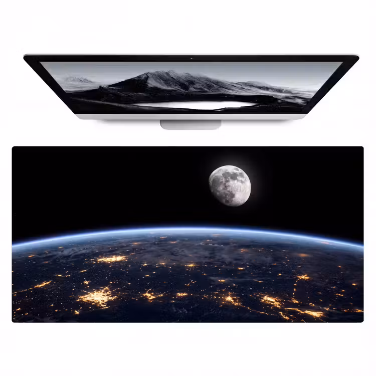 Desk Mat - Earth - Night - Space - Aarde - Nacht - Ruimte Muismat XXL klein