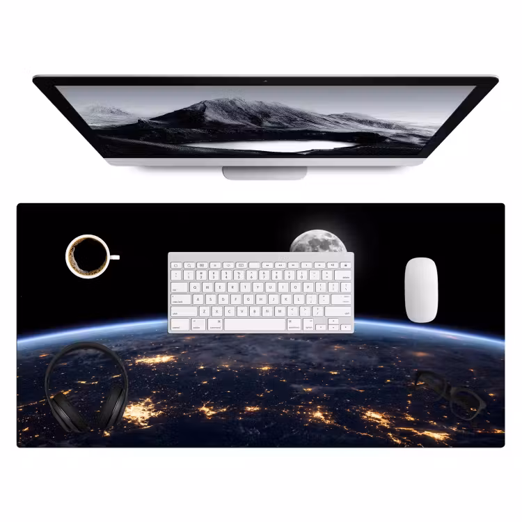 Desk Mat - Earth - Night - Space - Aarde - Nacht - Ruimte Muismat XXL klein