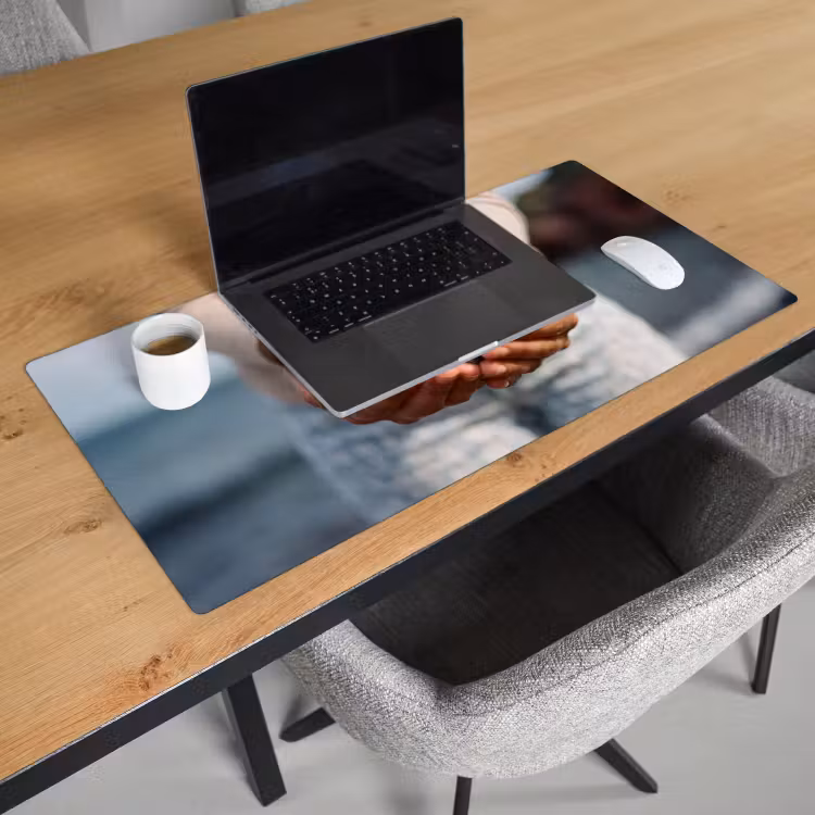 Desk Mat - Fish - Hands - Nature - Vis - Handen - Natuur Muismat XXL klein