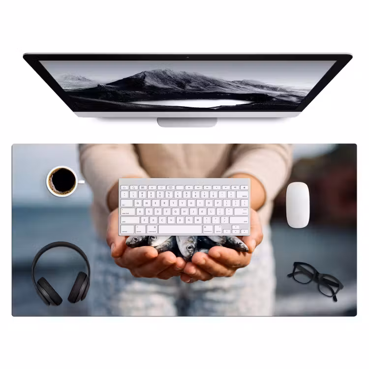 Desk Mat - Fish - Hands - Nature - Vis - Handen - Natuur Muismat XXL klein