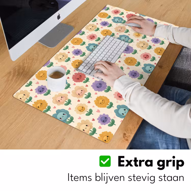 Bloemen - Hartjes - Kleurrijk Muismat XXL klein 681 -sfeer3