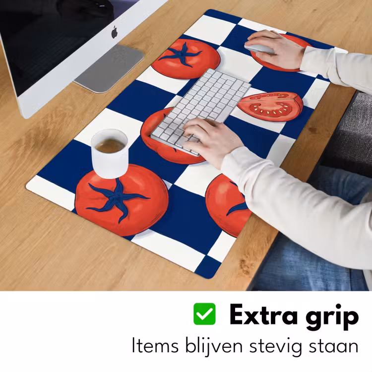Eten - Tomaten - Keuken - Illustratie - Rood-Blauw Muismat XXL klein -sfeer3