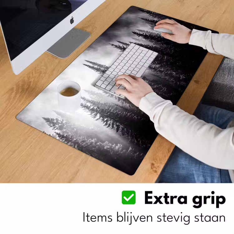 Bos - Mist - Winter - Monochroom - Natuur Muismat XXL klein -sfeer3