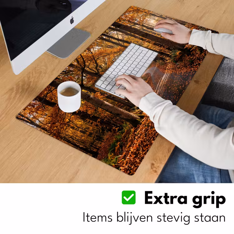Bospad - Herfstbos - Bladeren - Oranje - Nostalgisch Muismat XXL klein -sfeer3