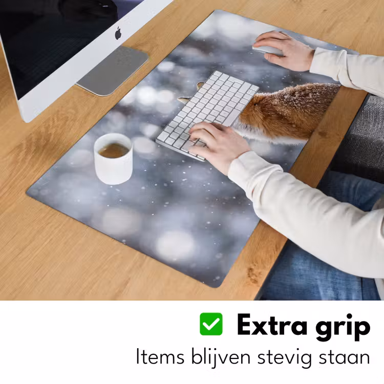 Vos - Sneeuwval - Portret - Winter - Sfeervol Muismat XXL klein -sfeer3