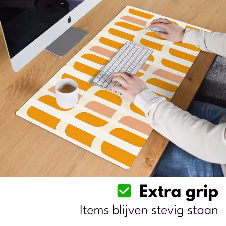Geometrisch - Patroon - Geel - Roze Muismat XXL klein 681 -sfeer3