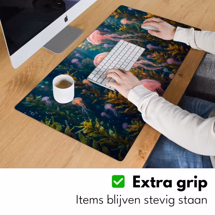 Kwal - Roze - Onderwater - Zeeleven - Dieren Muismat XXL klein -sfeer3